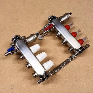 Áramlásmérős osztó-gyűjtő  3 bemenetes Rozsdamentes testtel - automata légtelenítővel, kazántöltővel