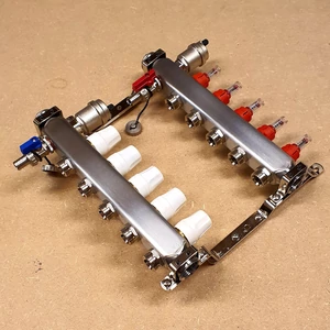 Áramlásmérős osztó-gyűjtő  5 bemenetes Rozsdamentes testtel - automata légtelenítővel, kazántöltővel
